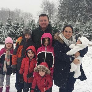 Meet your Posher, Elia